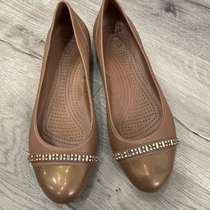 Crocs Flats shoes size 10W dress shoes